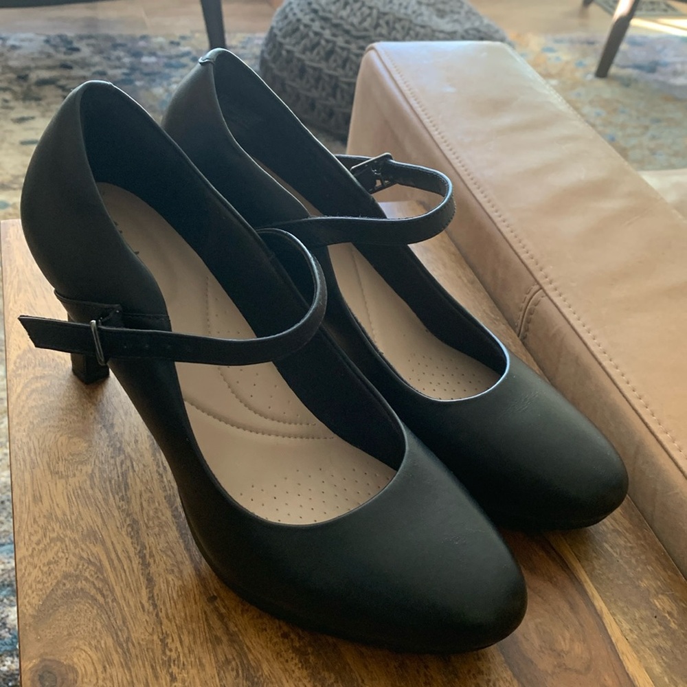 Naturalizer Mary Jane Pump, women’s size 10, worn once!